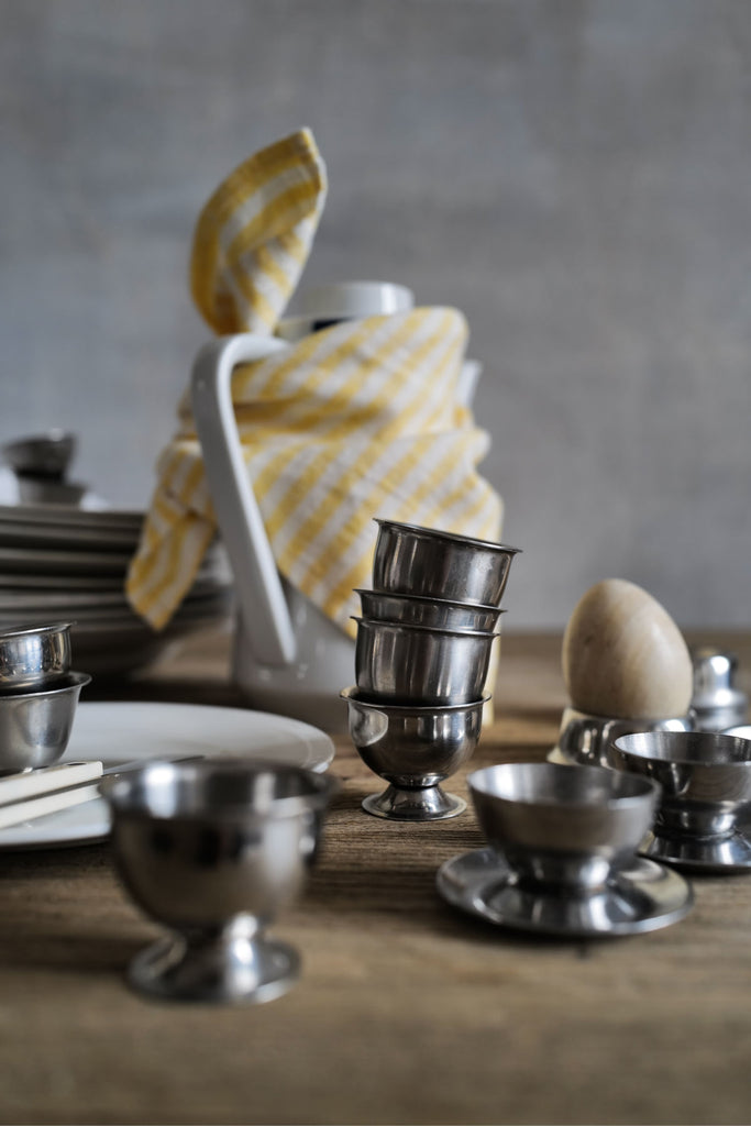 Vintage details: egg cups & knifes