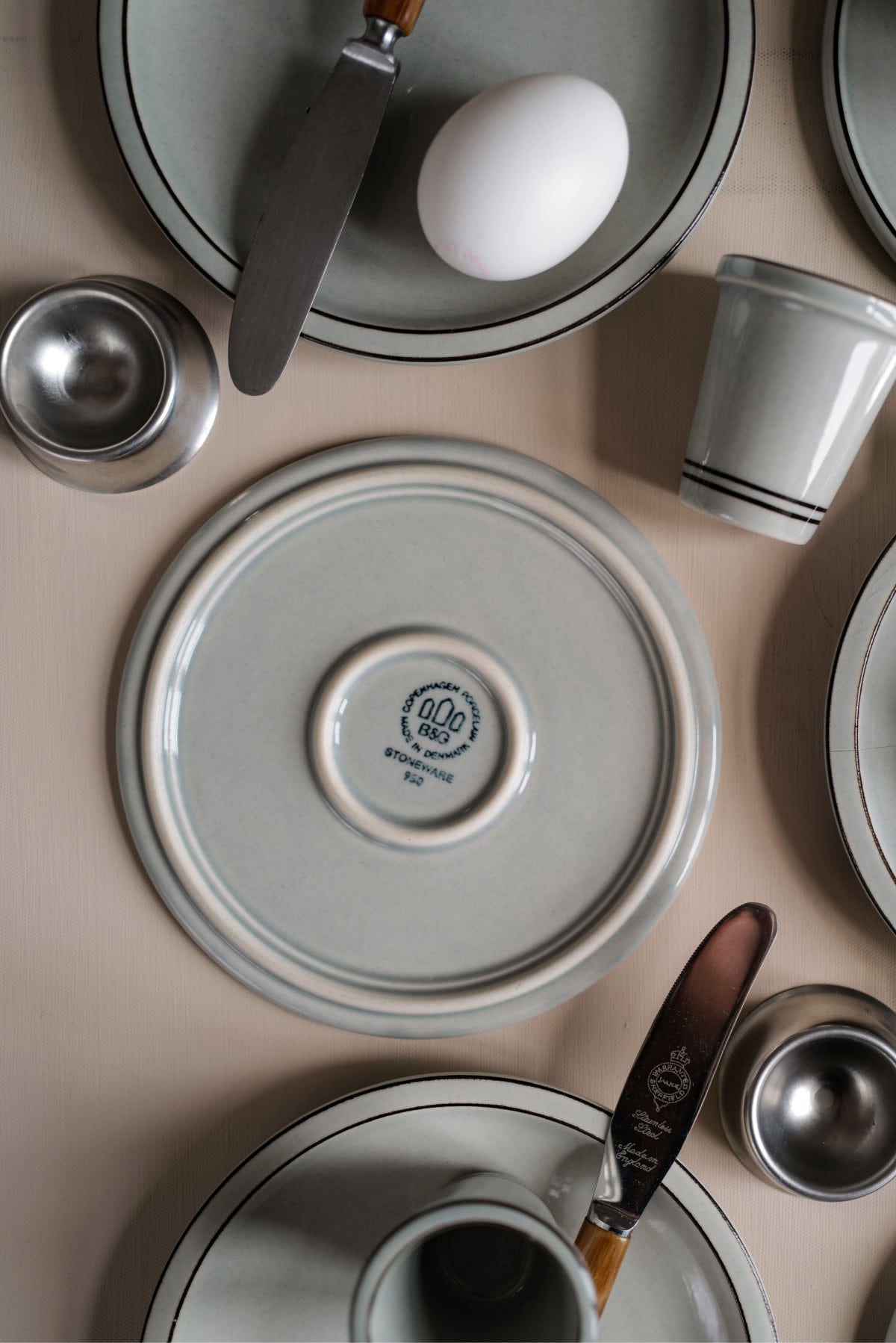 B&G Stoneware Tableware Set