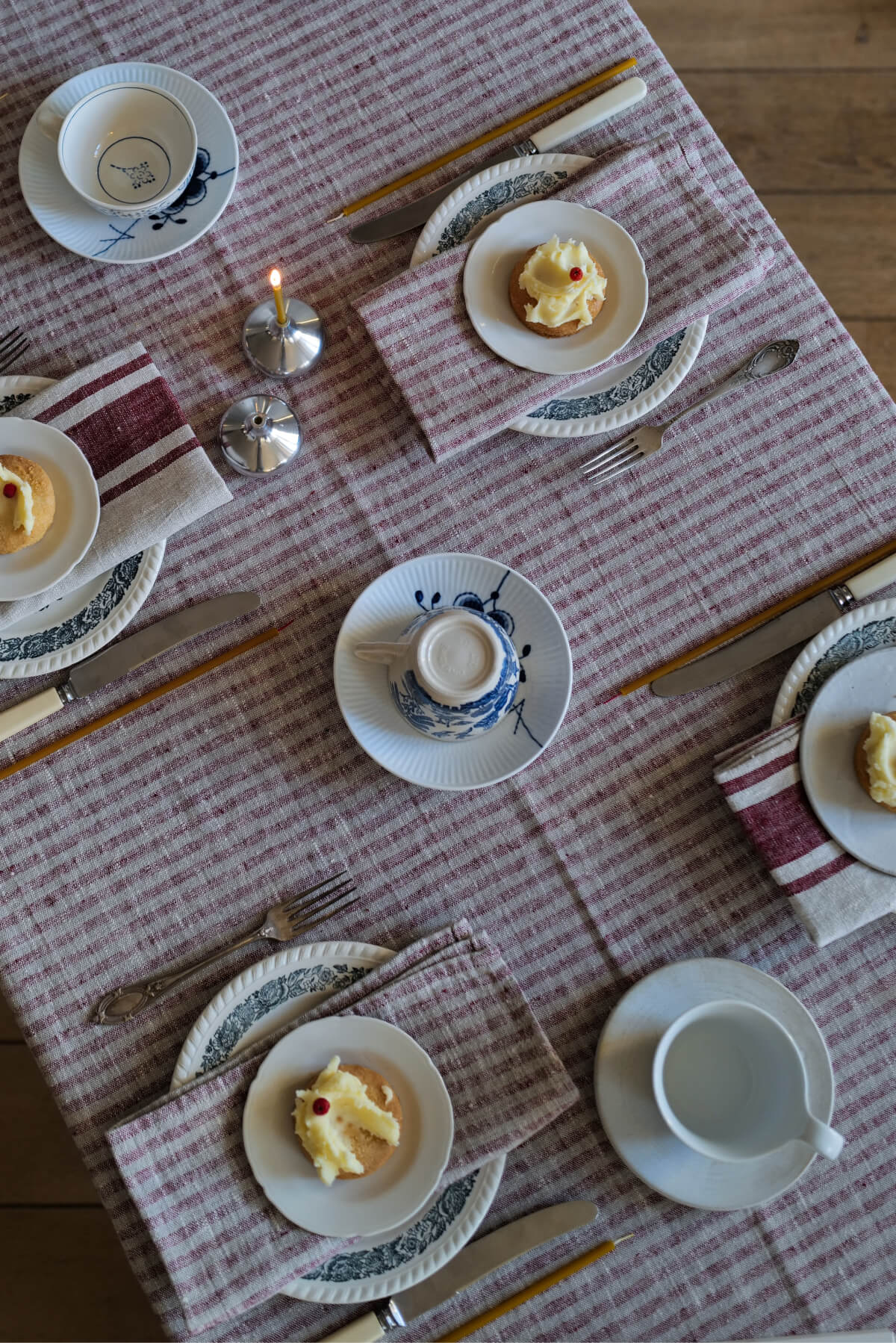 Linen Tablecloth Brittany Cherry Natural